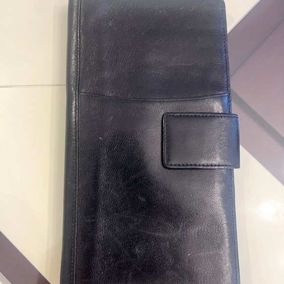 Holt Renfrew Brand Black Soft Genuine Soft Leather Passport Wallet! - Picture 4 of 10